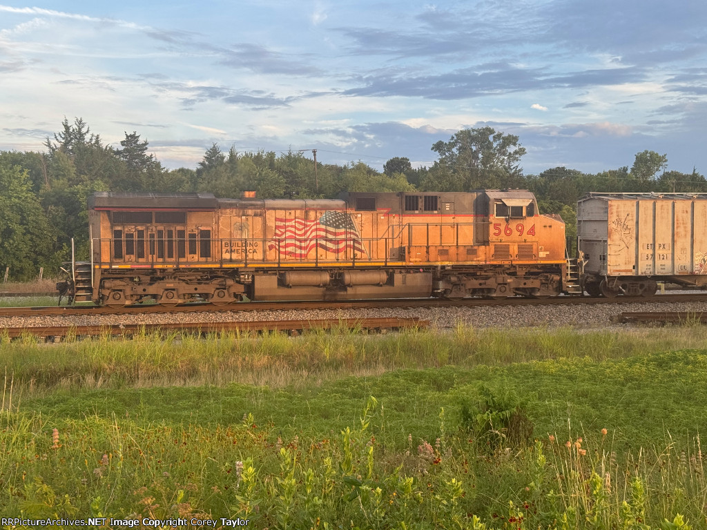 UP 5694
